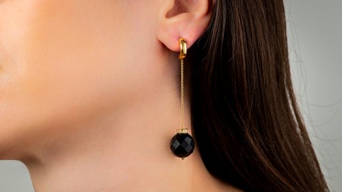 GOLDΕΝ EARRINGS 18CT WITH WHITE DIAMONDS 0.12ct AND ONYX